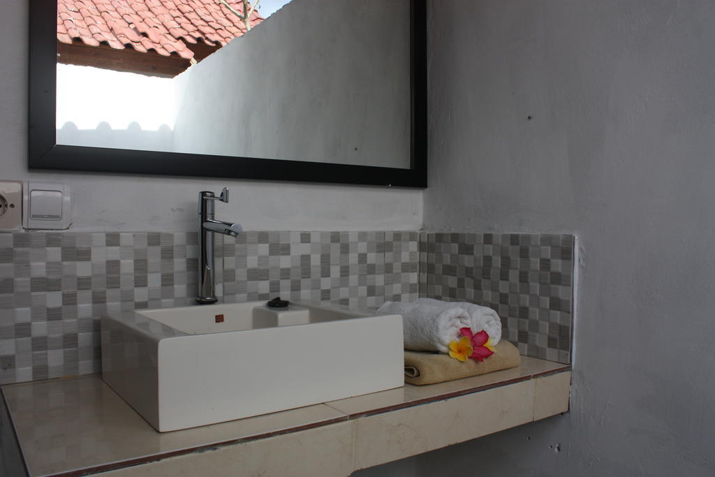 Radya Homestay Nusa Lembongan Værelse billede